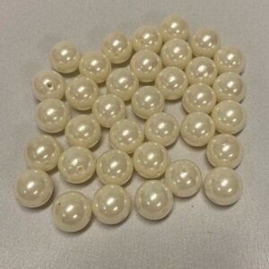 Big Plastic Off-white Pearl Beads